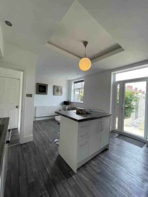 Villa 2 Bed Sleeps 6 Beach Retreat St Annes On Sea Lytham St Annes Exterior foto